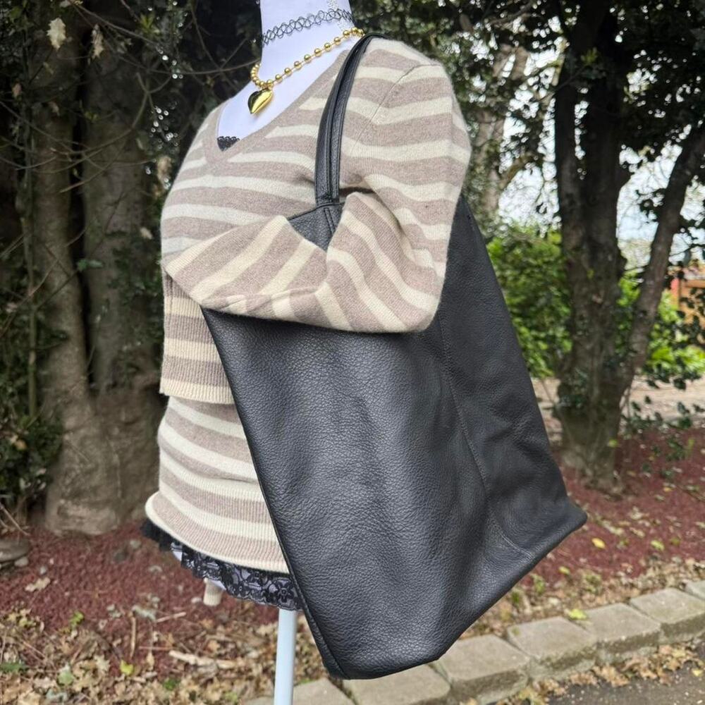 London fog black leather tote